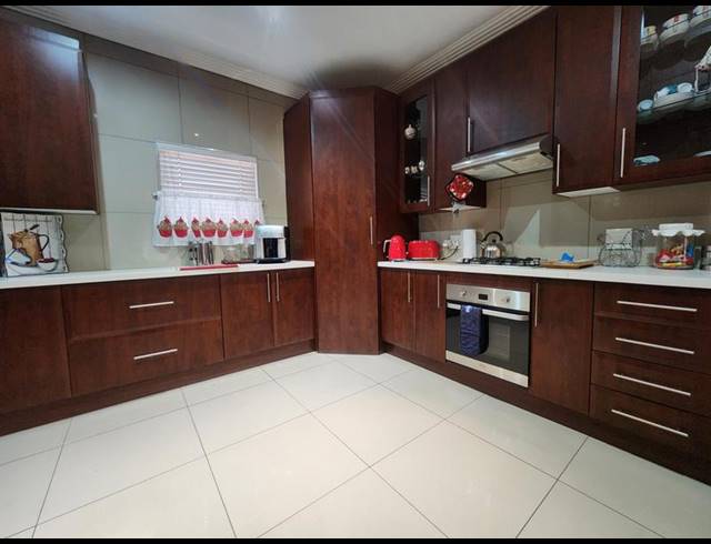 3 BEDROOM HOUSE FOR SALE IN NEW REDRUTH